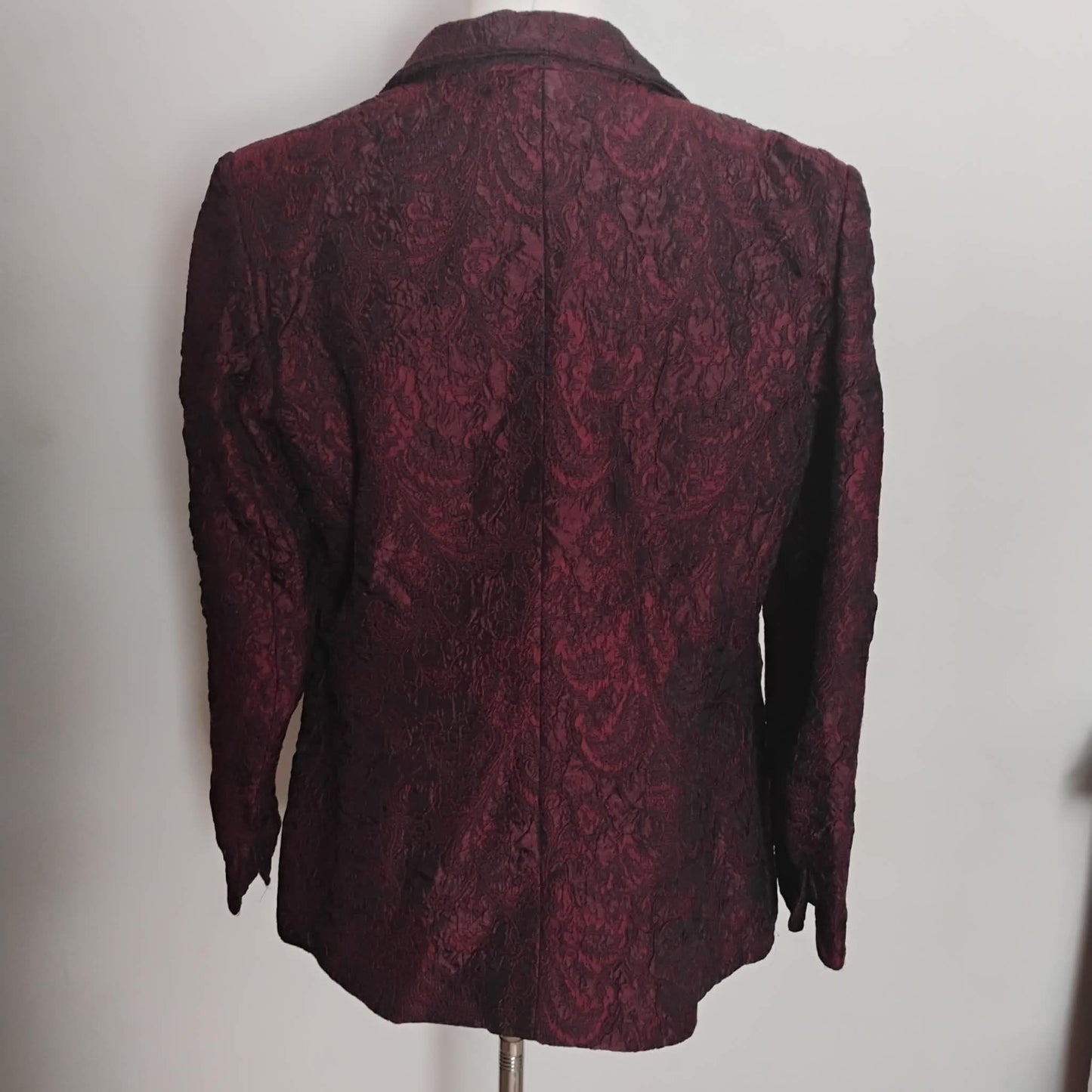 Burgundy/black brocade floral textured blazer by COLDWATER CREEK, size women's petite small